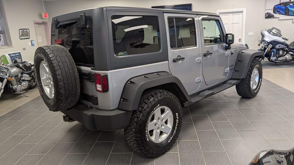 Photo 4 of this JEEP WRANGLER UNLIMI