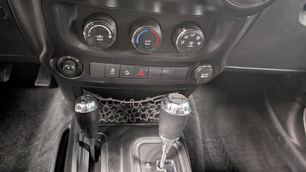 Photo 14 of this JEEP WRANGLER UNLIMI