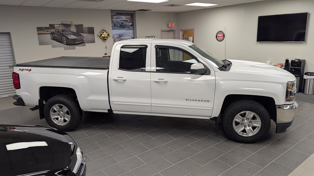 Photo 8 of this CHEVROLET SILVERADO 1500