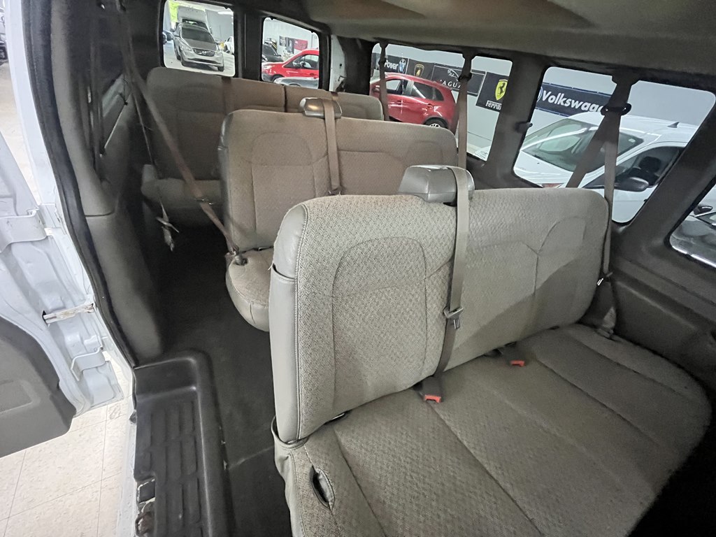 Photo 14 of this CHEVROLET EXPRESS