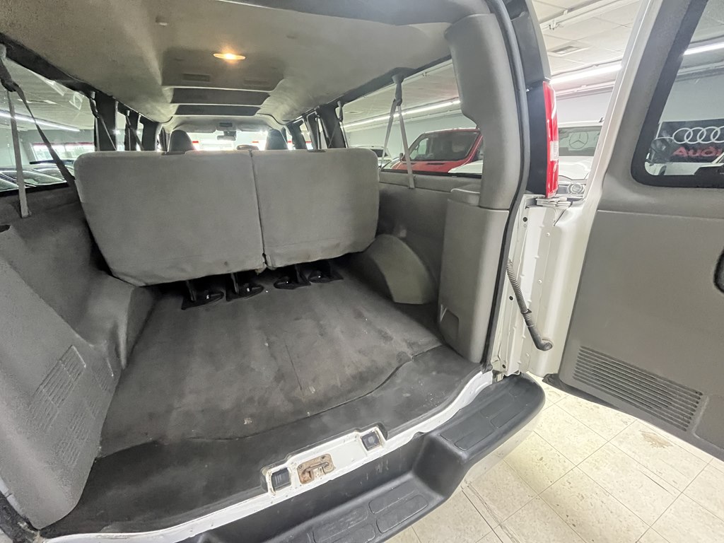 Photo 15 of this CHEVROLET EXPRESS