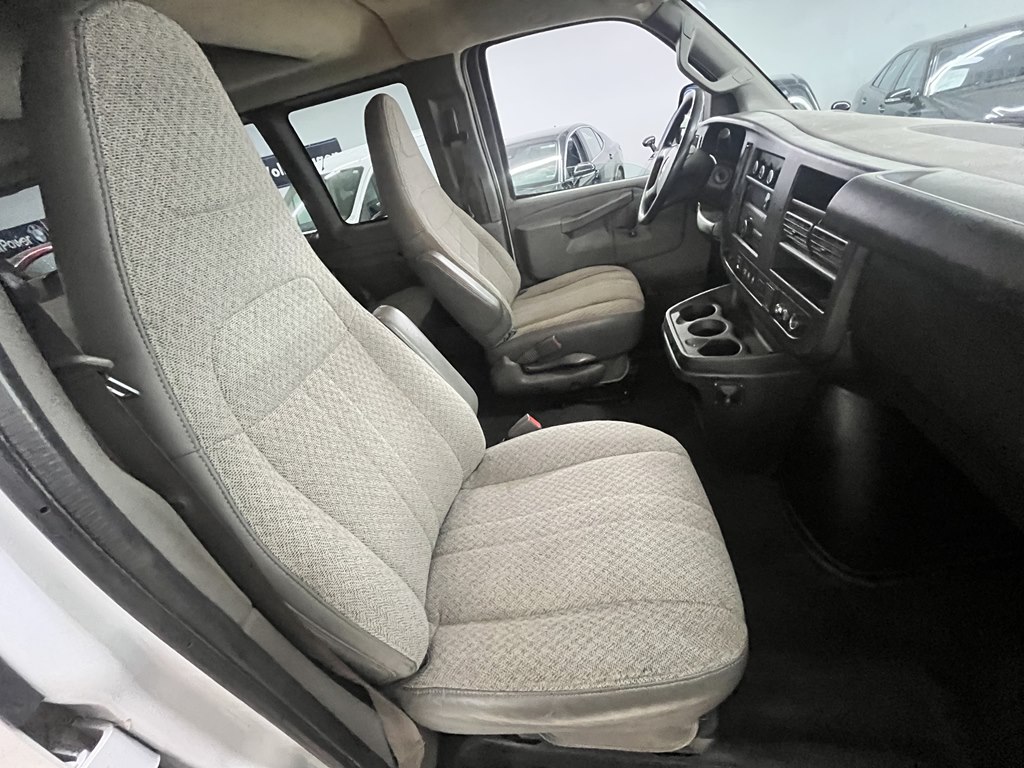 Photo 12 of this CHEVROLET EXPRESS