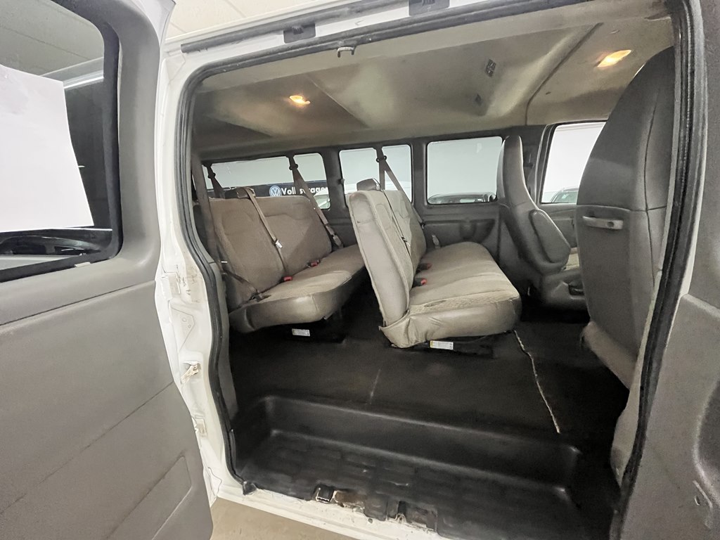 Photo 13 of this CHEVROLET EXPRESS