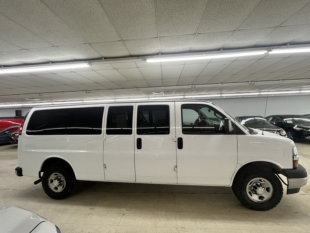 Photo 8 of this CHEVROLET EXPRESS