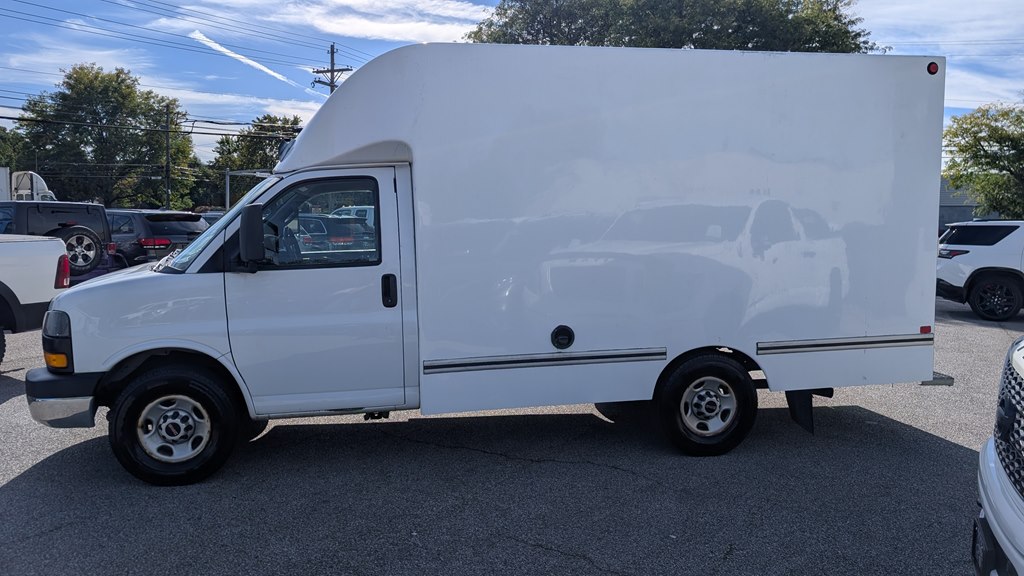 Photo 7 of this GMC SAVANA