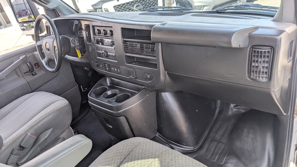 Photo 10 of this GMC SAVANA