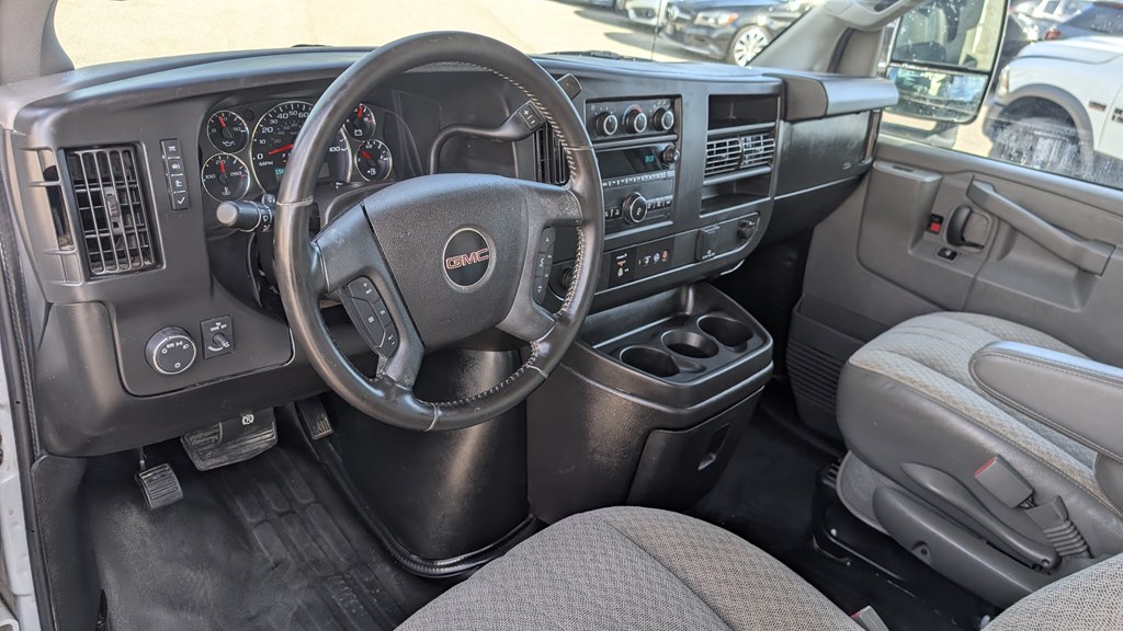 Photo 9 of this GMC SAVANA