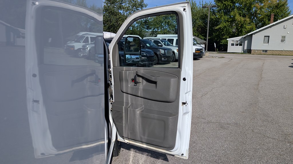 Photo 22 of this GMC SAVANA