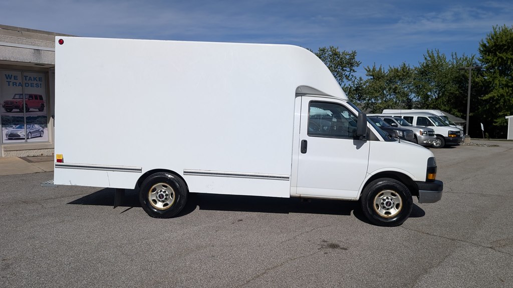 Photo 8 of this GMC SAVANA