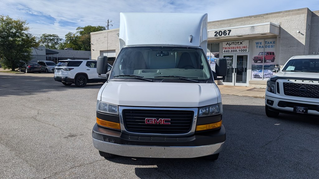 Photo 6 of this GMC SAVANA