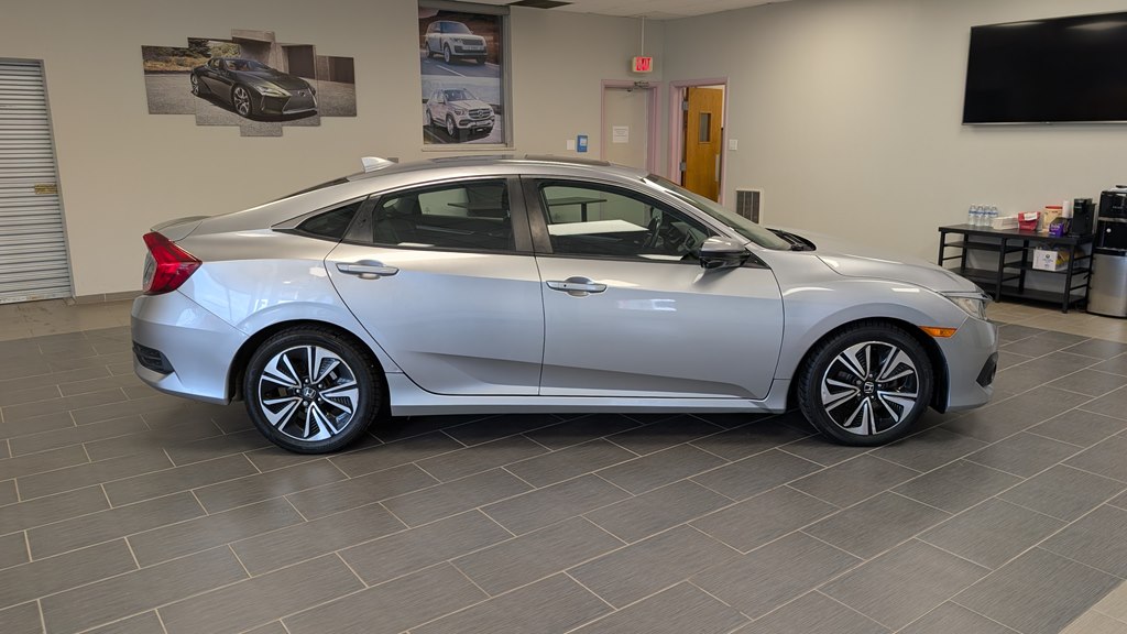 Photo 8 of this HONDA CIVIC