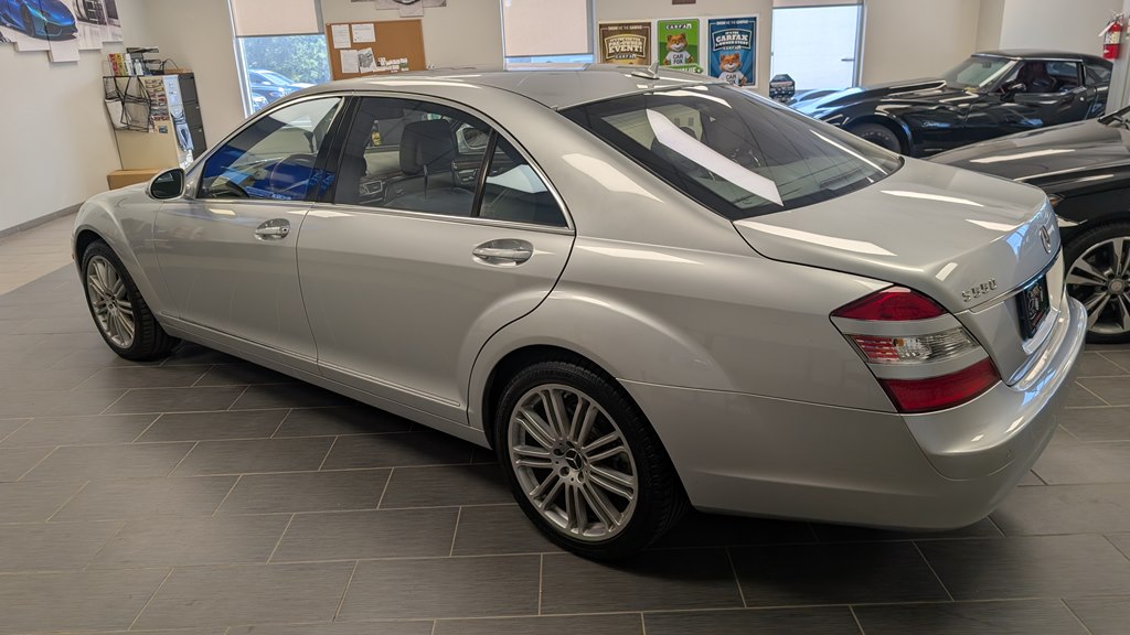 Photo 4 of this MERCEDES-BENZ S-CLASS