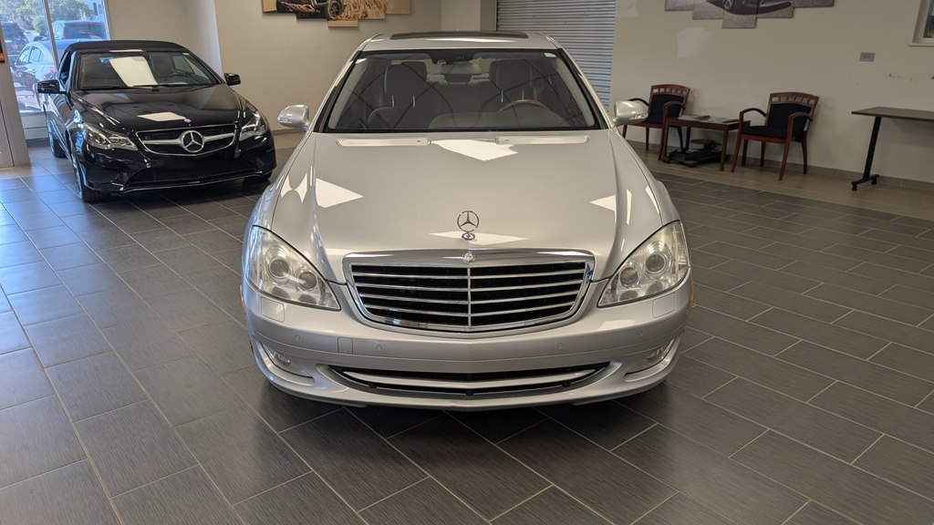 Photo 6 of this MERCEDES-BENZ S-CLASS