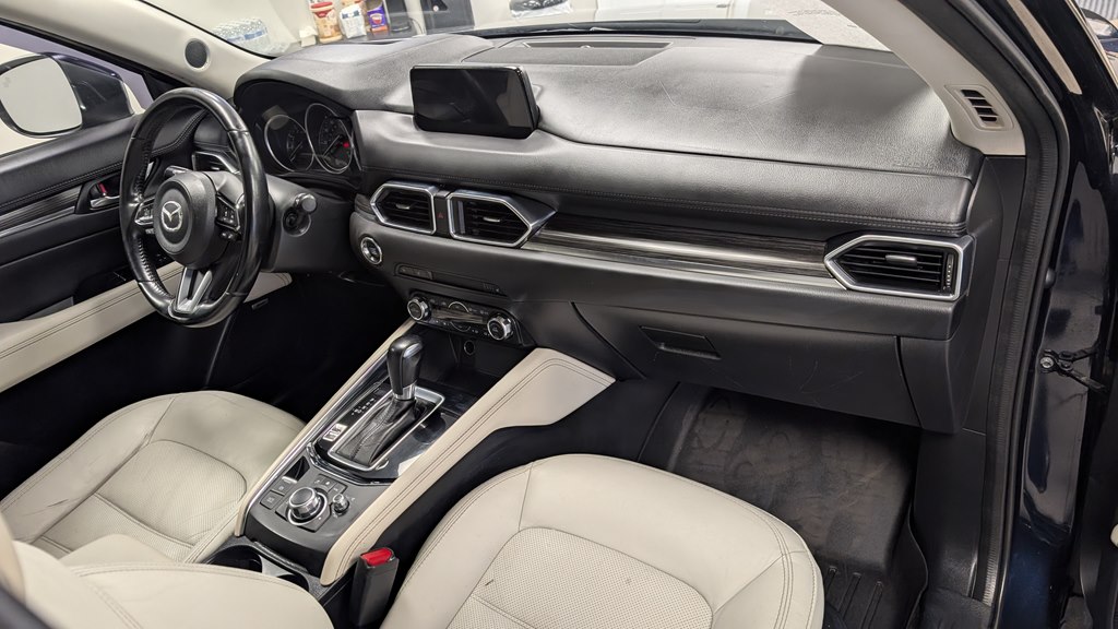 Photo 17 of this MAZDA CX-5