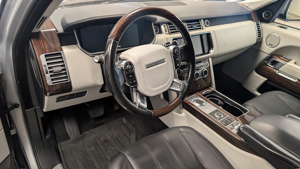 Photo 18 of this LAND ROVER RANGE ROVER
