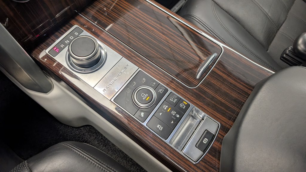 Photo 16 of this LAND ROVER RANGE ROVER