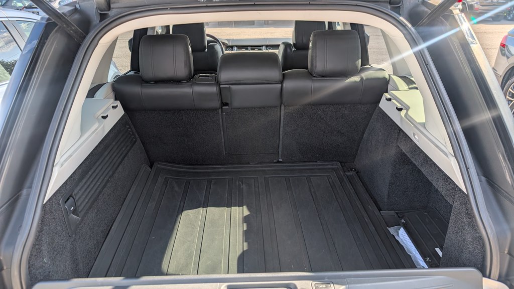 Photo 30 of this LAND ROVER RANGE ROVER