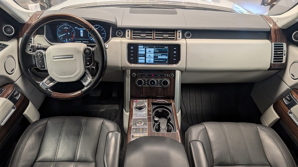 Photo 9 of this LAND ROVER RANGE ROVER