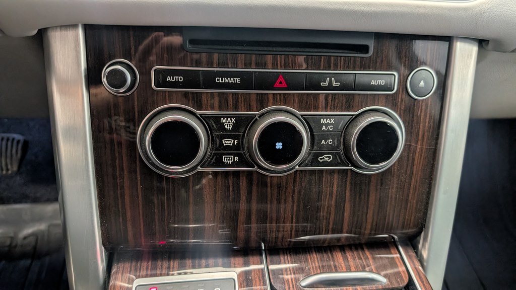 Photo 15 of this LAND ROVER RANGE ROVER
