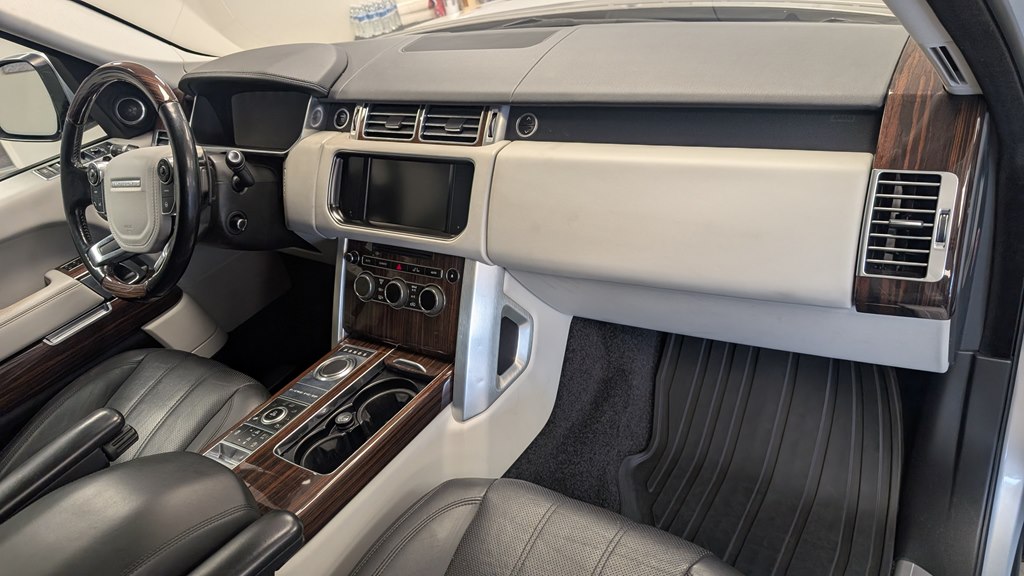 Photo 19 of this LAND ROVER RANGE ROVER