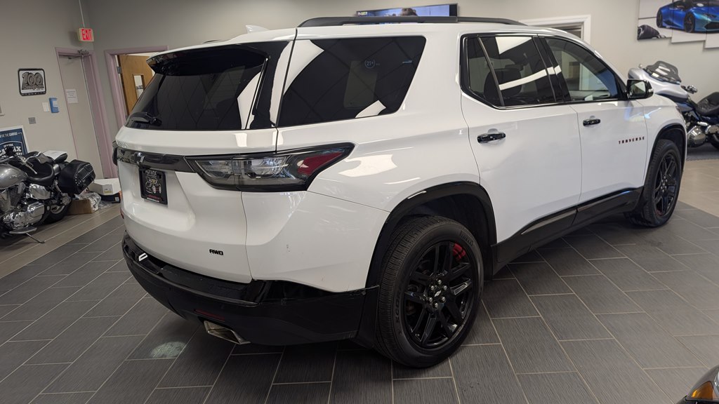 Photo 4 of this CHEVROLET TRAVERSE