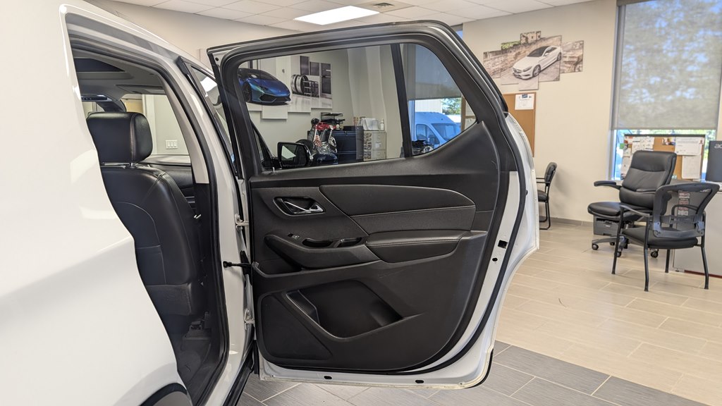 Photo 29 of this CHEVROLET TRAVERSE