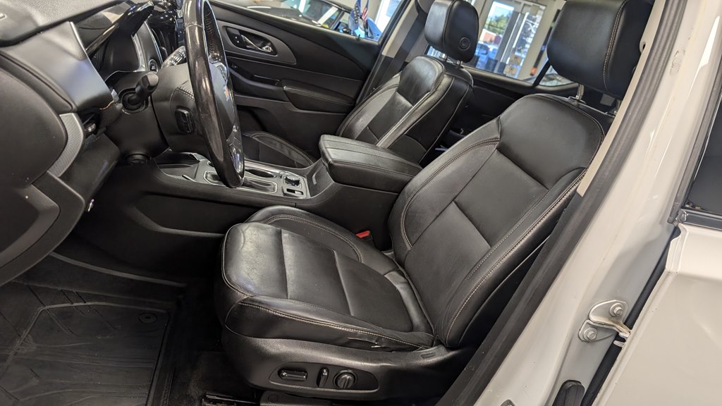 Photo 20 of this CHEVROLET TRAVERSE