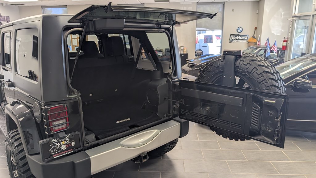 Photo 21 of this JEEP WRANGLER UNLIMI