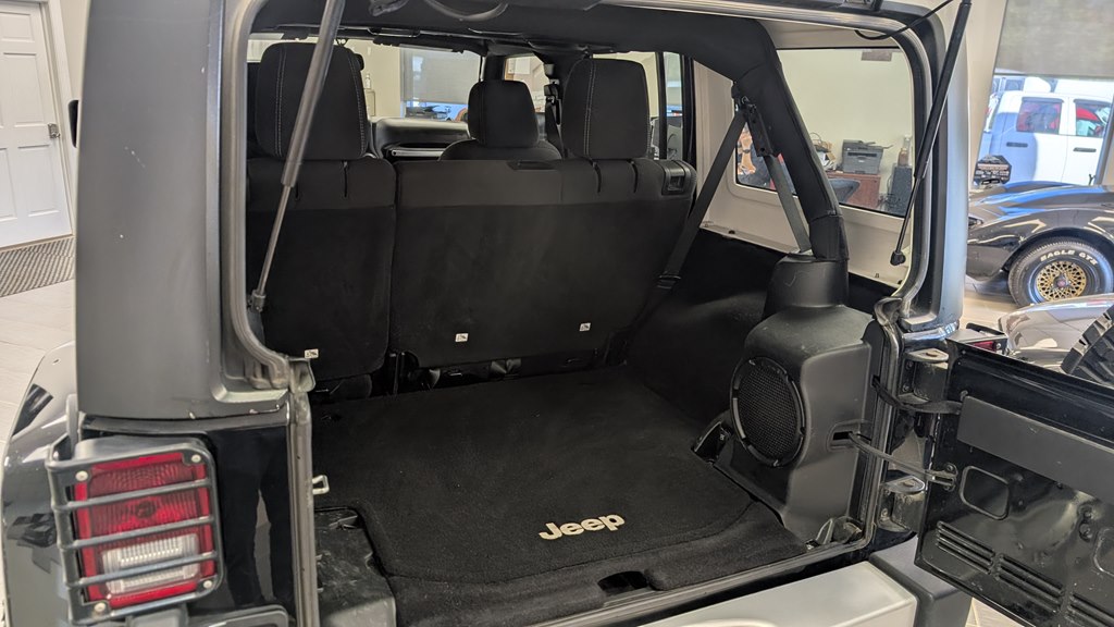 Photo 22 of this JEEP WRANGLER UNLIMI