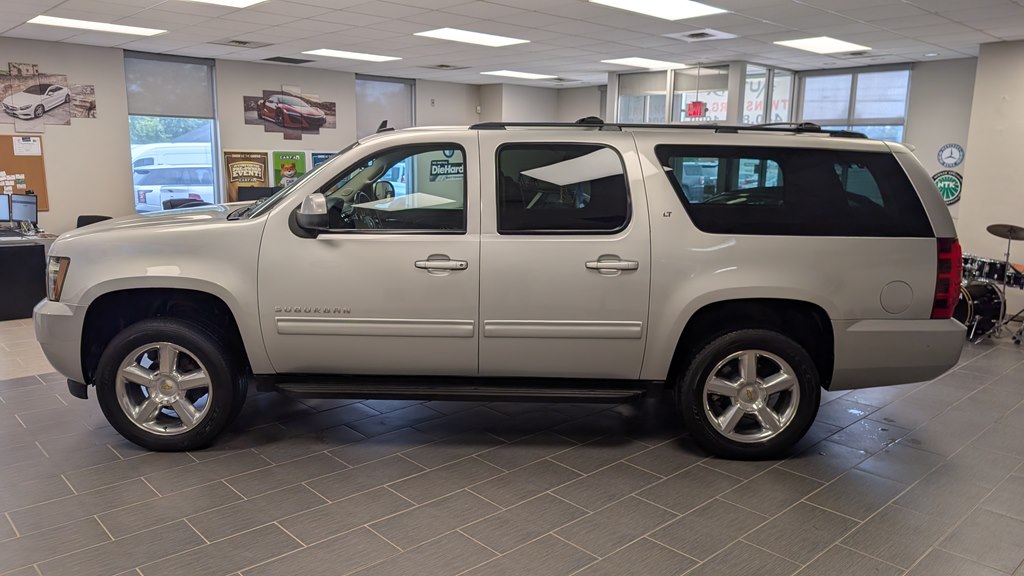 Photo 7 of this CHEVROLET SUBURBAN