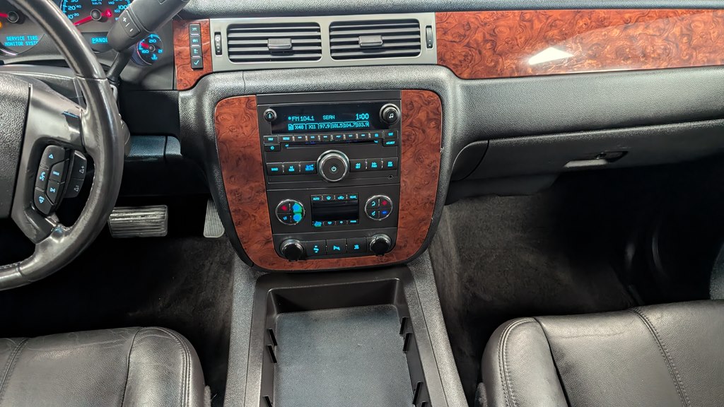 Photo 12 of this CHEVROLET SUBURBAN