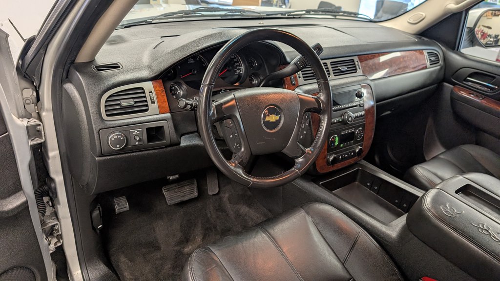 Photo 13 of this CHEVROLET SUBURBAN