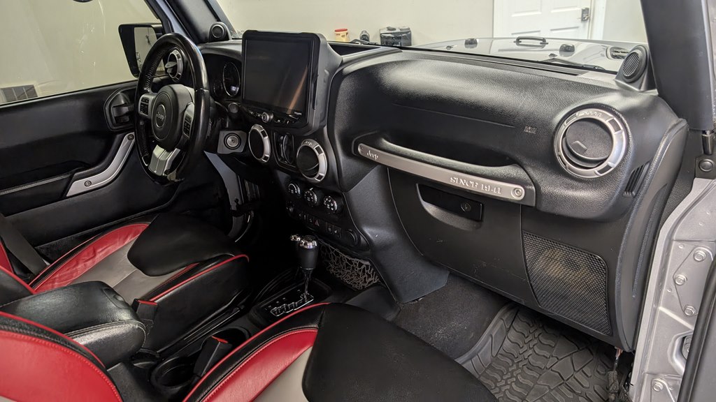 Photo 18 of this JEEP WRANGLER UNLIMI