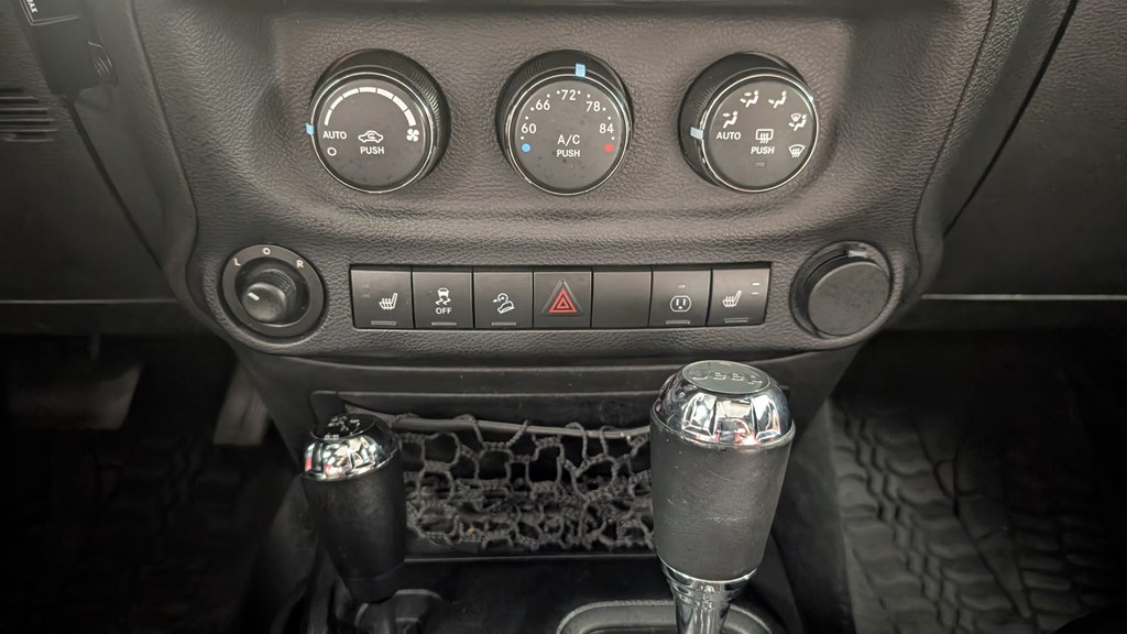 Photo 15 of this JEEP WRANGLER UNLIMI