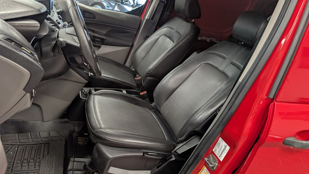 Photo 17 of this FORD TRANSIT CONNECT