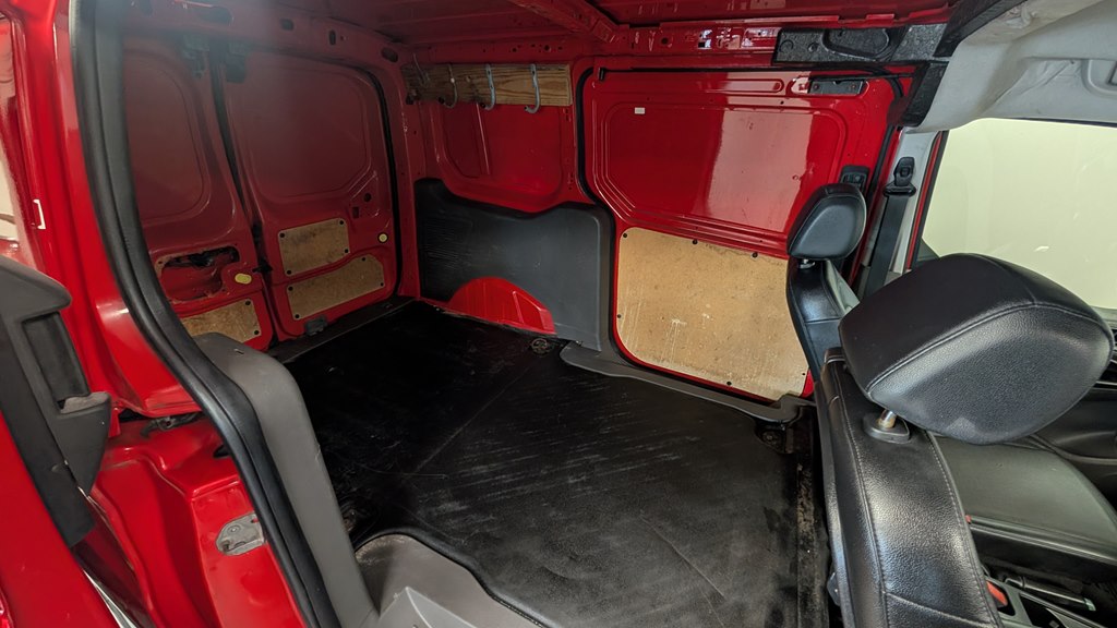 Photo 19 of this FORD TRANSIT CONNECT