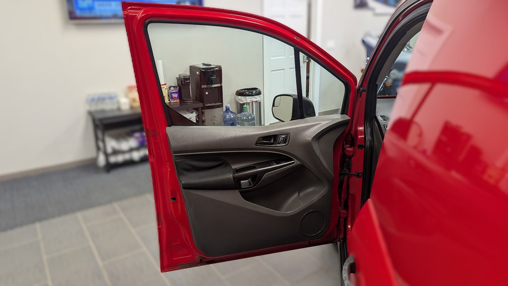 Photo 22 of this FORD TRANSIT CONNECT