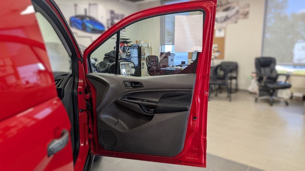 Photo 23 of this FORD TRANSIT CONNECT
