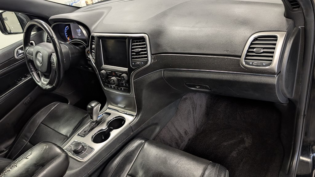 Photo 18 of this JEEP GRAND CHEROKEE