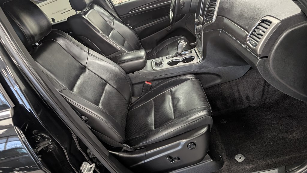 Photo 20 of this JEEP GRAND CHEROKEE