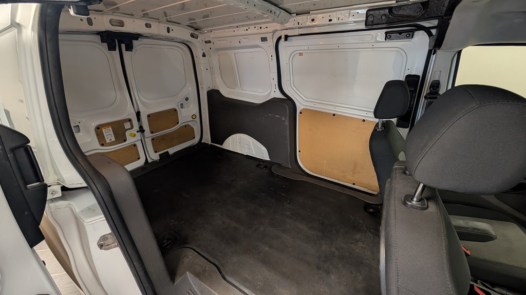 Photo 21 of this FORD TRANSIT CONNECT