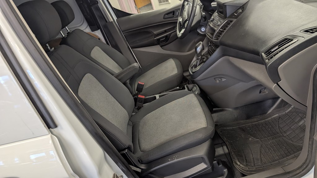 Photo 18 of this FORD TRANSIT CONNECT