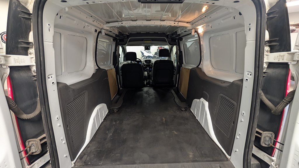 Photo 23 of this FORD TRANSIT CONNECT