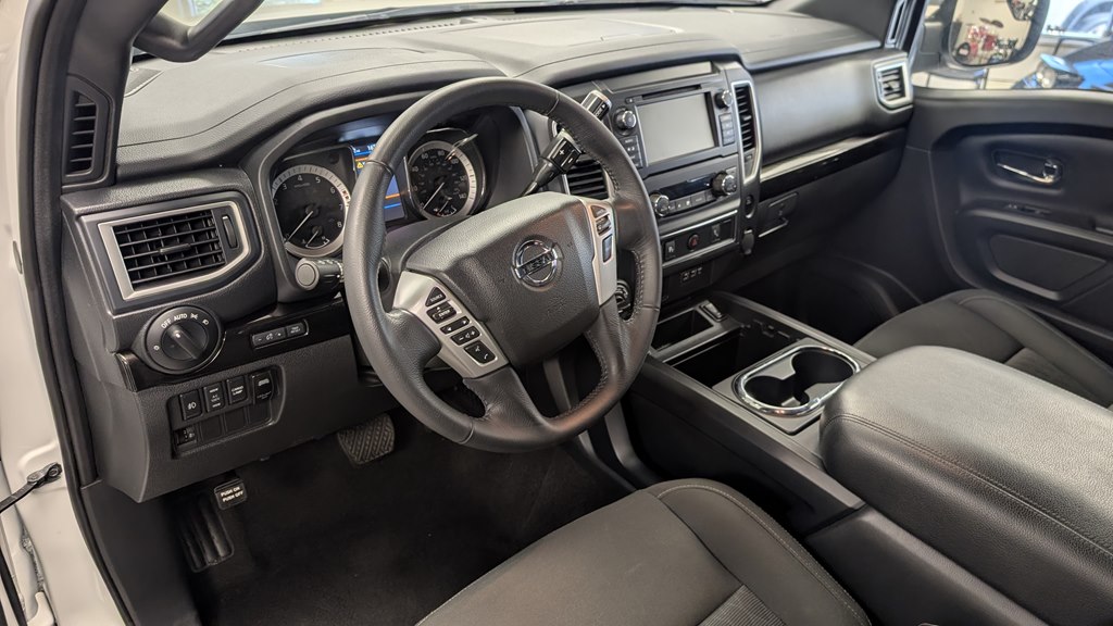 Photo 15 of this NISSAN TITAN