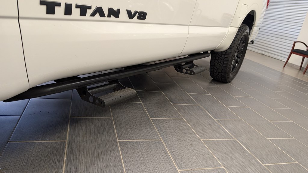 Photo 27 of this NISSAN TITAN