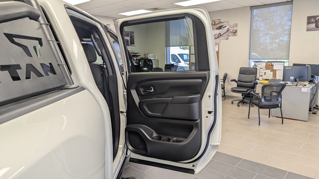 Photo 24 of this NISSAN TITAN