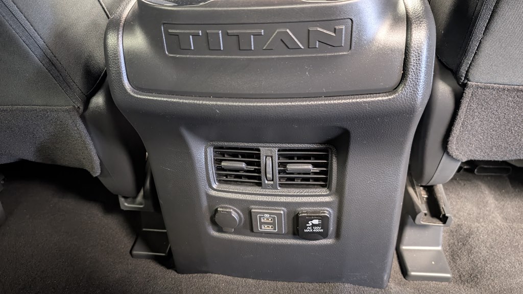 Photo 19 of this NISSAN TITAN
