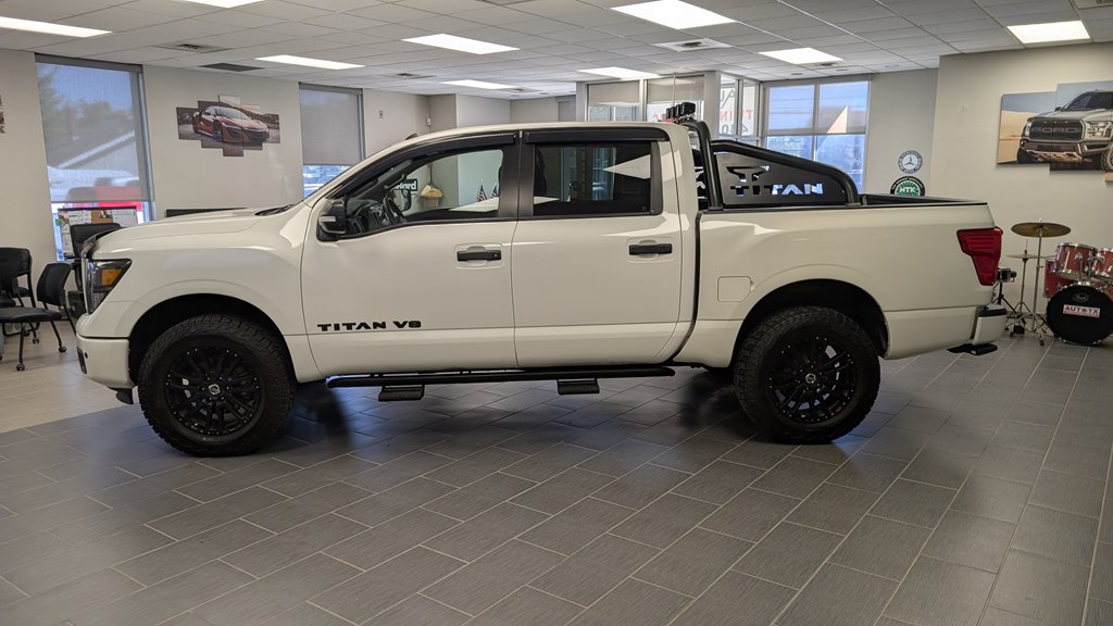 Photo 7 of this NISSAN TITAN