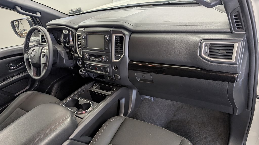 Photo 16 of this NISSAN TITAN
