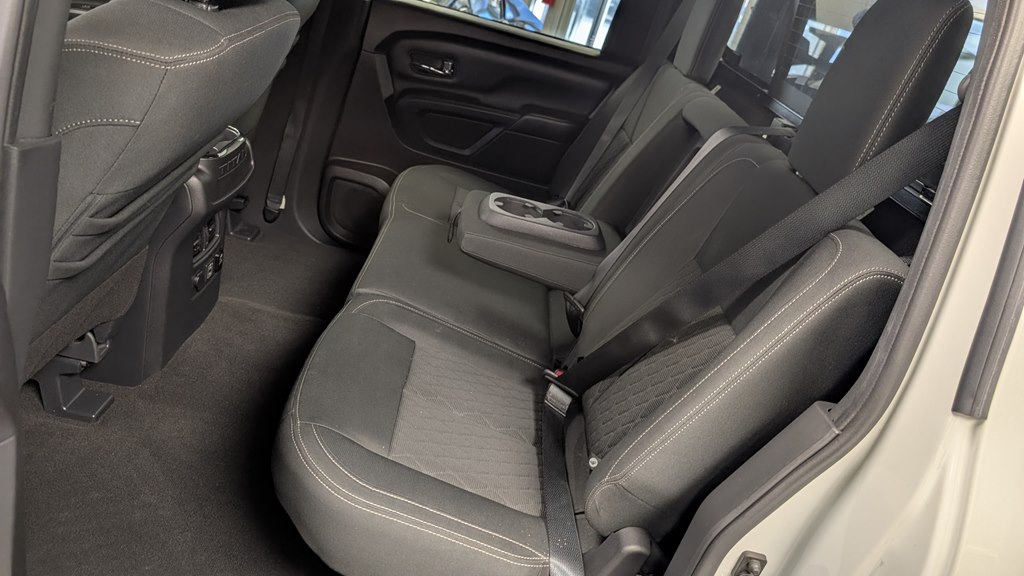 Photo 20 of this NISSAN TITAN